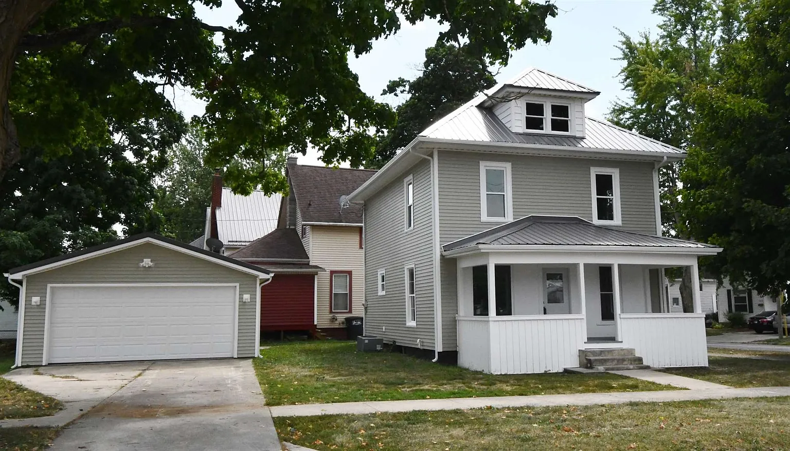402 Harris St photo 1