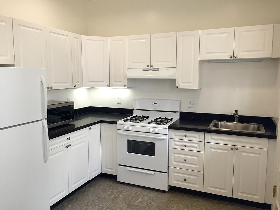1st image of 309 Linden St #309