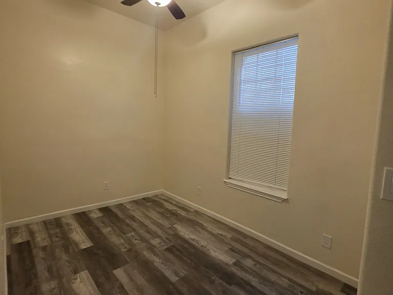 215 N Polaris — Photo 7