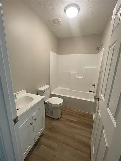 329 North King Avenue - 1 — Photo 4