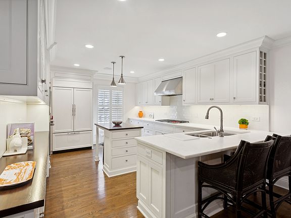 3rd image of 921 Westerfield Dr