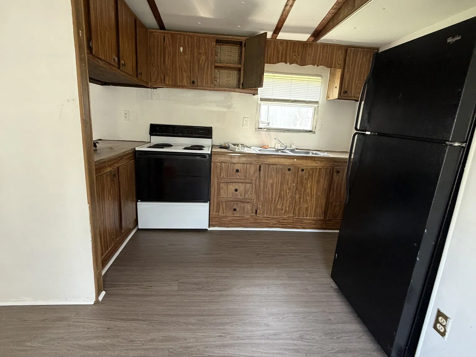 2 bed, 1.0 bath, 756 sqft, $1,000 — Photo 2
