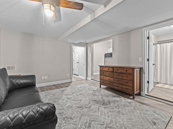 128 Grand Ave #3