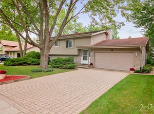 5413 W Westshore Dr, McHenry, IL 60050