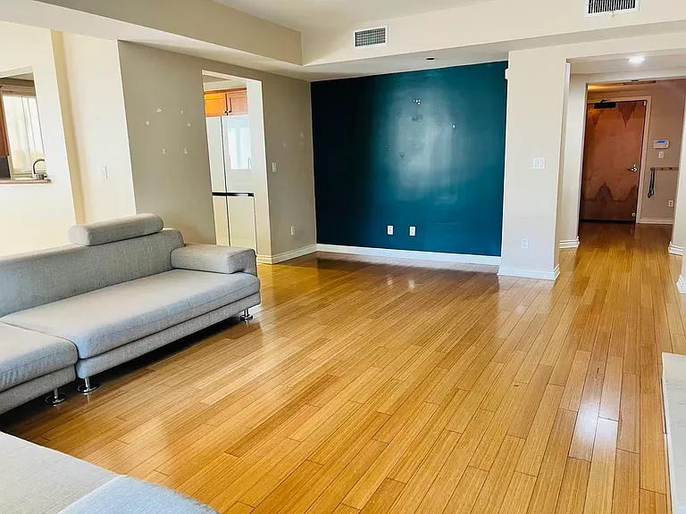 2230 S Bentley Ave #101 — Photo 2