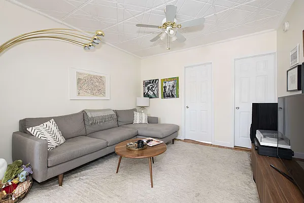 Rented by Bold New York | media 20