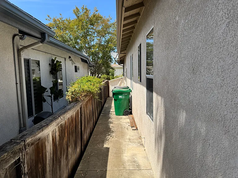 Carriage Ln — Photo 63