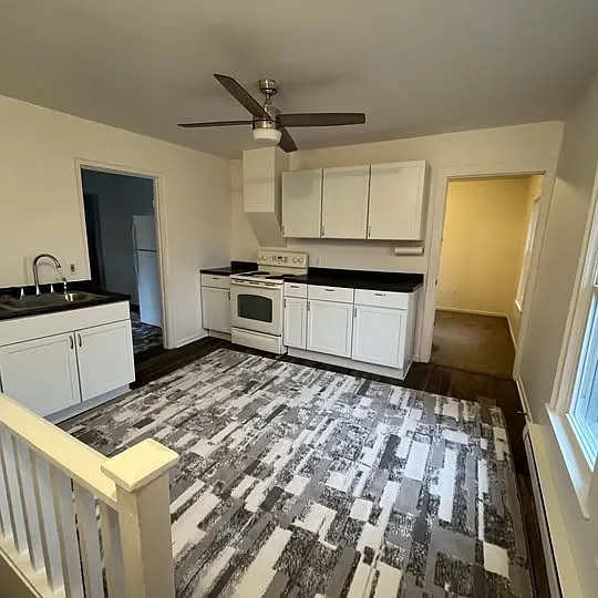 3 bed, 1200 sqft, $1,400 — Photo 3