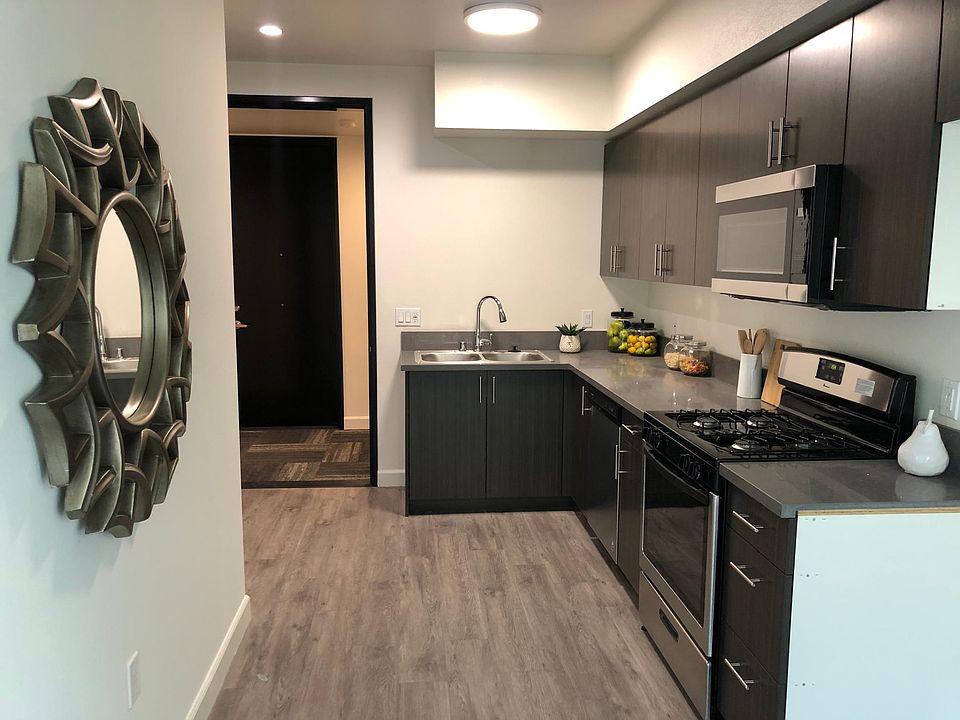 1st image of 12203 Moorpark St #201