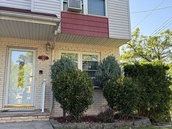 490 Collfield Ave