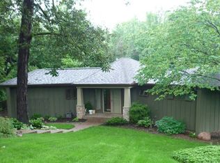 1805 Harding Ct, Bettendorf, IA 52722