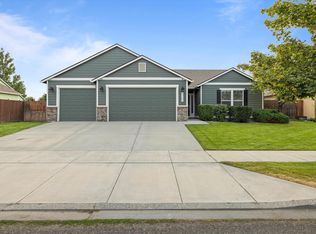 3707 W 19th Ct, Kennewick, WA 99338