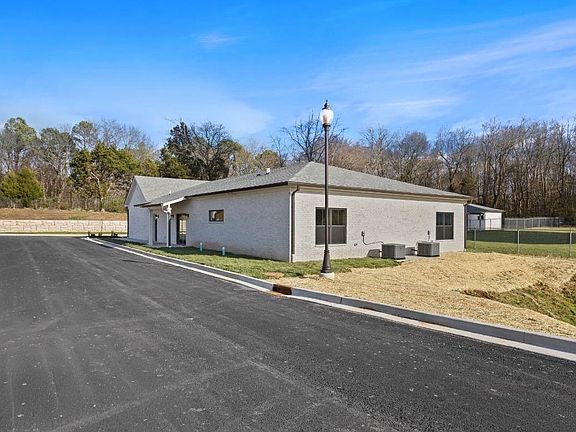 5th image of 512 Old Lovers Ln Unit 712