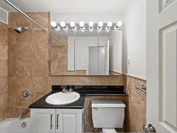 5th image of 239 Park Ave S APT 11C