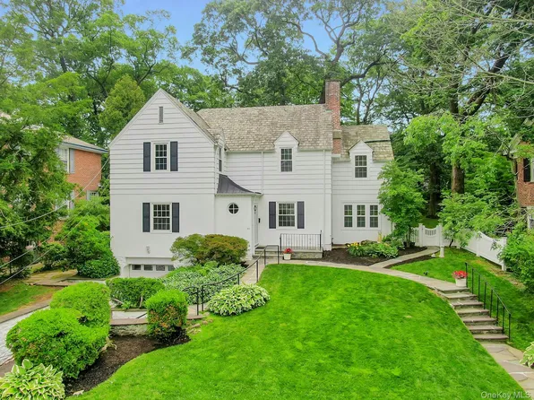 83 Parkway W, Mount Vernon, NY 10552