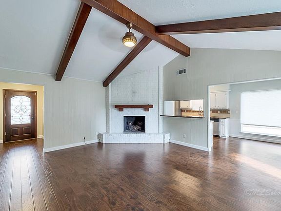 5th image of 419 Concordia Dr