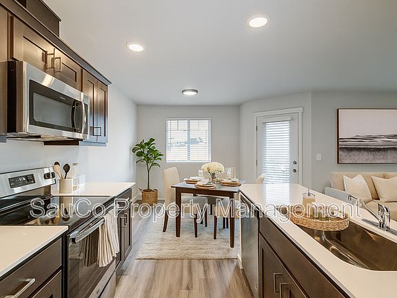 4th image of 2564 Hawthorne St #104