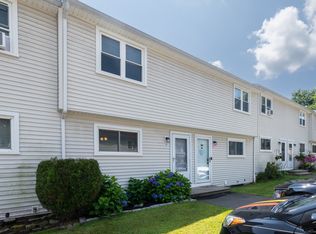 1081 New Haven Rd APT 12E, Naugatuck, CT 06770