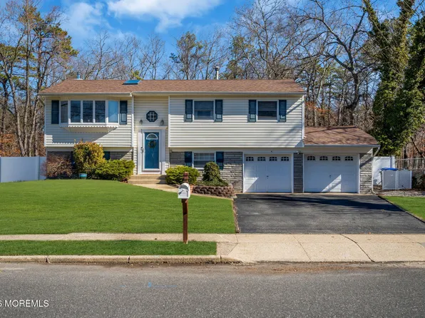 1172 Dell Street, Toms River, NJ 08755