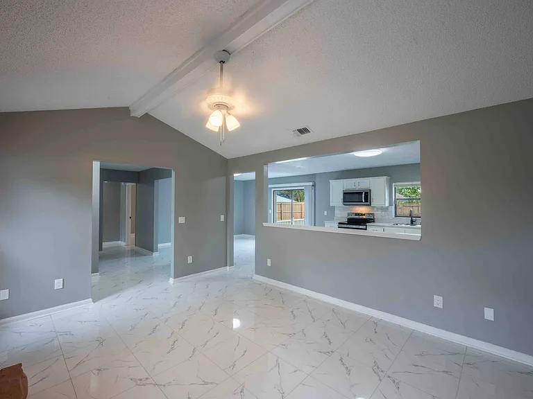 8126 Sable Woods Dr N — Photo 10