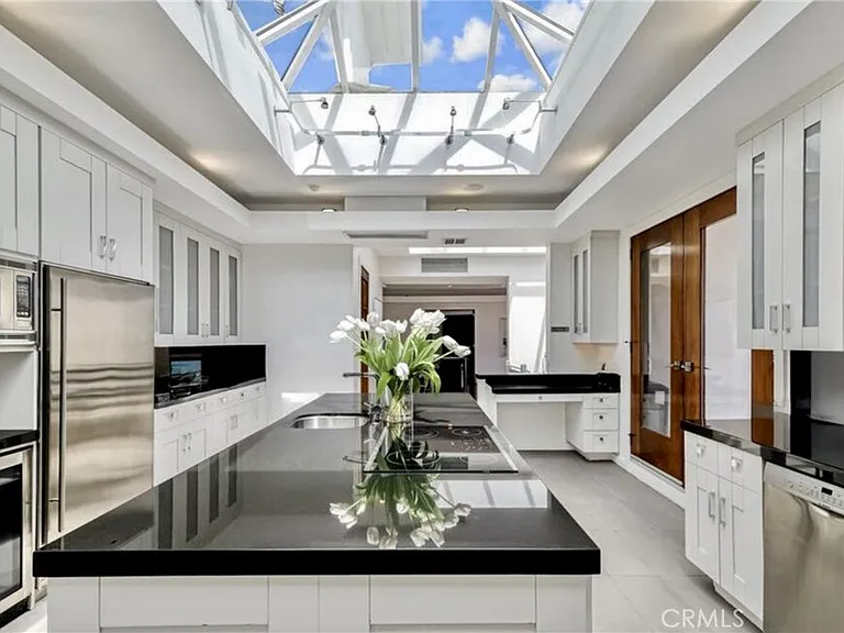 8835 Evanview Dr — Photo 9