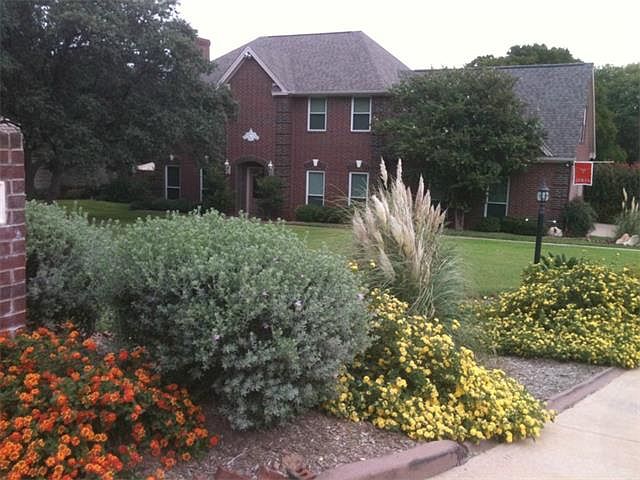 1st image of 702 Lakeway Dr