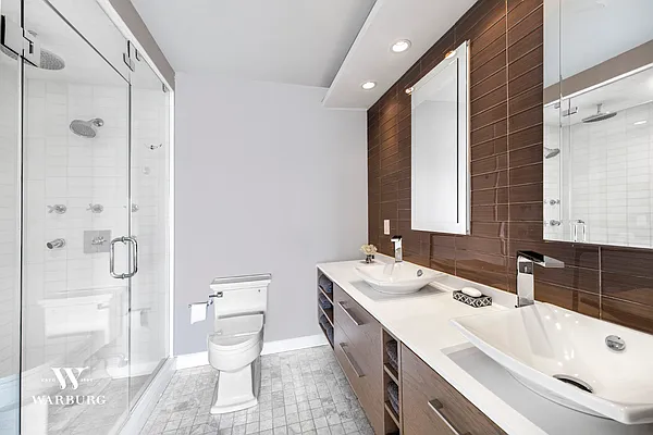 Sold by Warburg | media 8