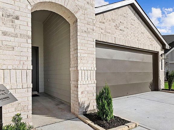 3rd image of 6004 Cherry Meadows St