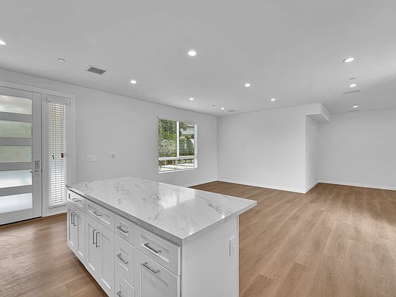 5th image of 8726 N Silver Way