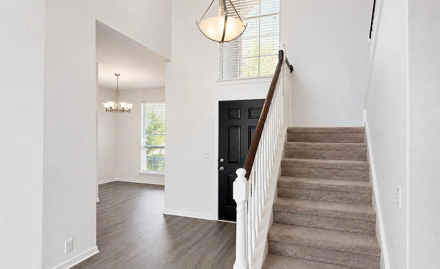 4 bed, 2.5 bath, 2470 sqft, $2,700 — Photo 3