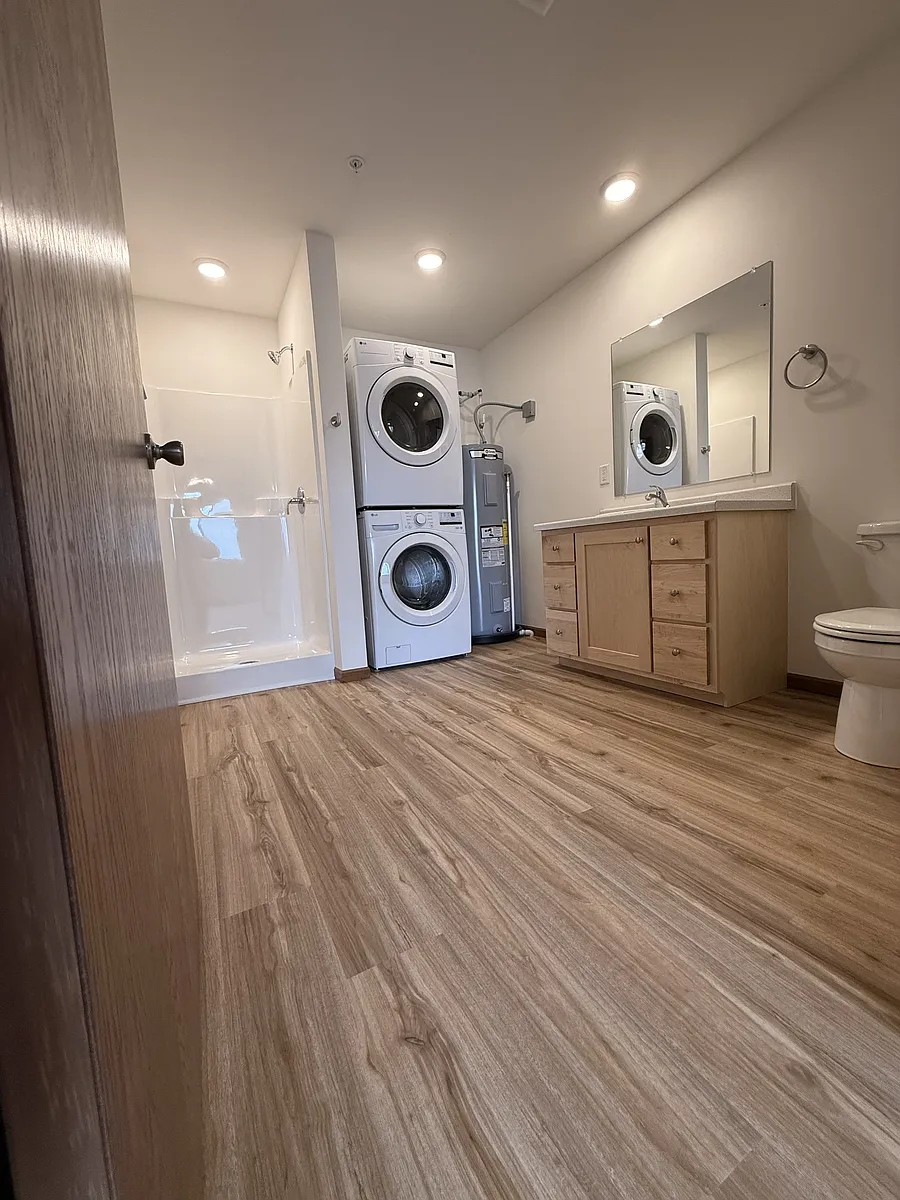 Building Photo - 1362 Bayberry Ln #412