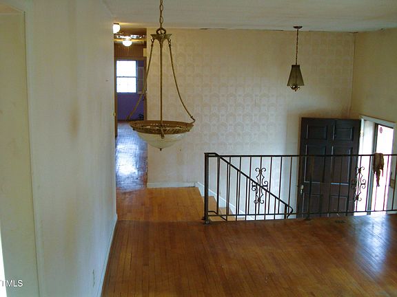 4th image of 6112 Yellowstone Dr