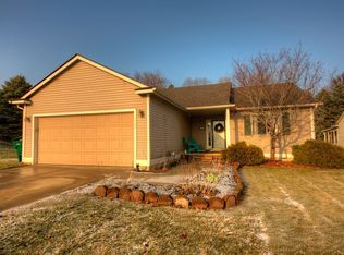 1252 Edgebrook Dr, Howell, MI 48843