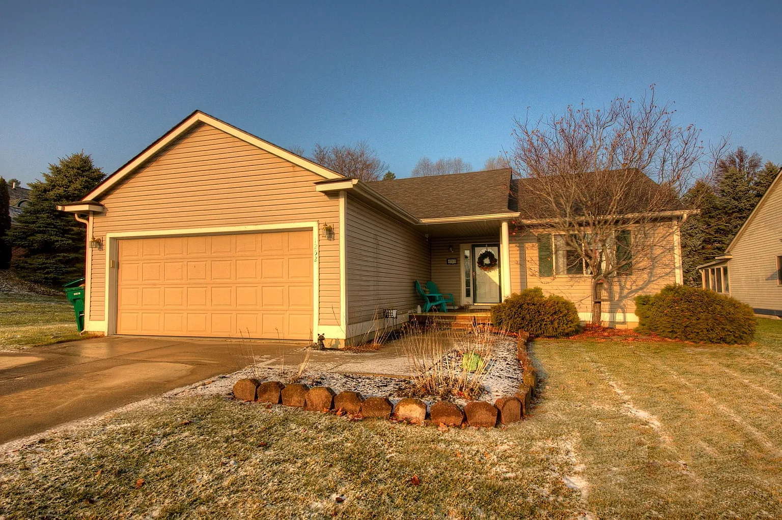 1252 Edgebrook Dr photo 1