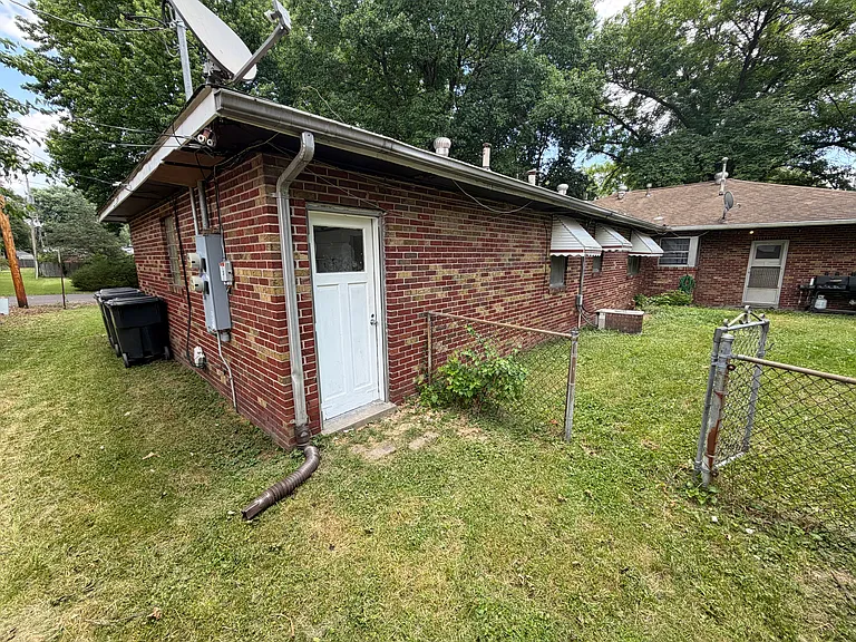 301 Hillcrest Dr — Photo 13