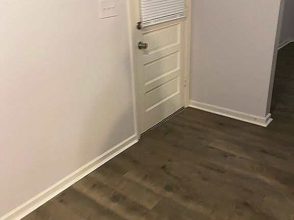 3rd image of 513 N Mantle Ave