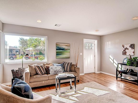 4th image of 3330 Krameria St