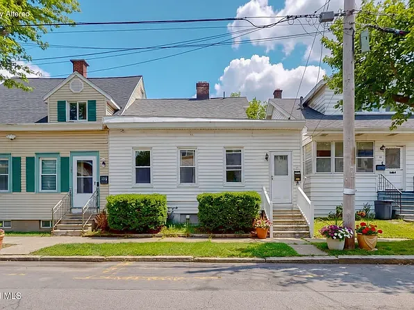 3 bed, $1,600 — Photo 1