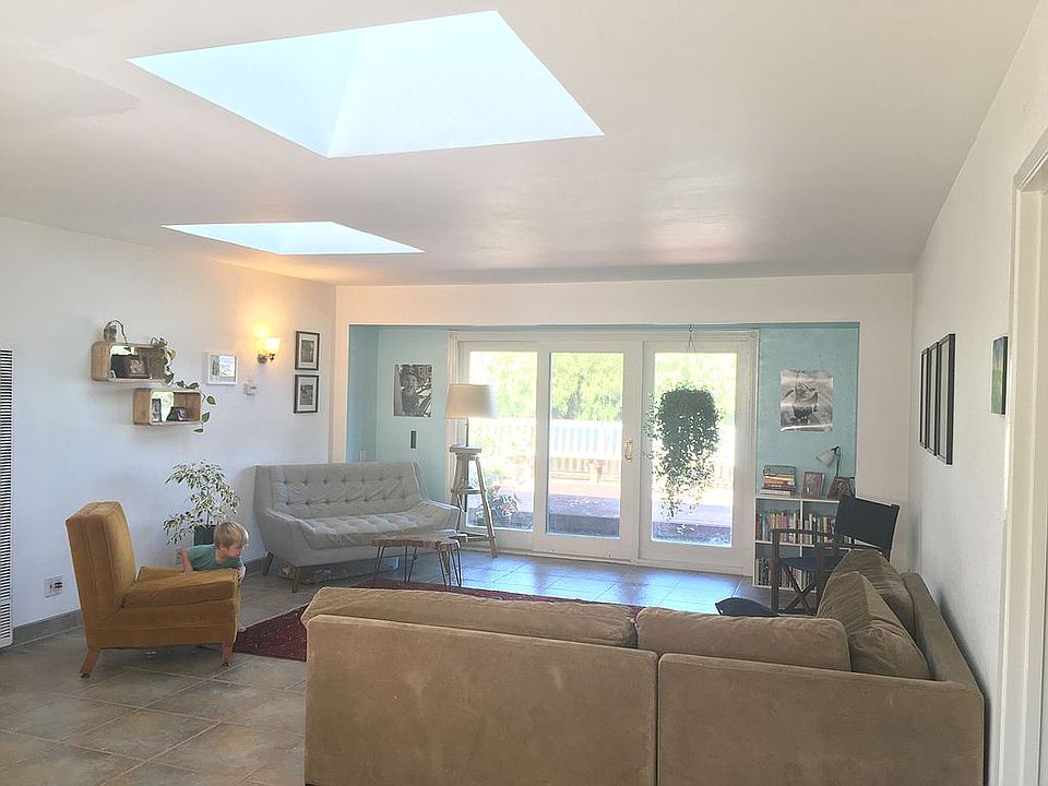 1st image of 701 Lilac Dr