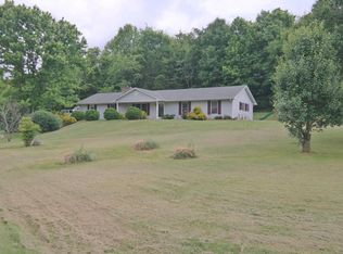 36 Wood Ln, Troutville, VA 24175