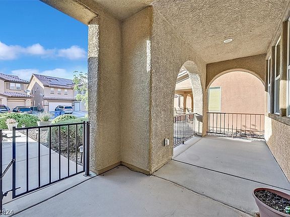 3rd image of 741 Canary Wharf Dr
