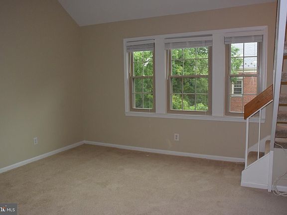 4th image of 521 Bashford Ln APT 6
