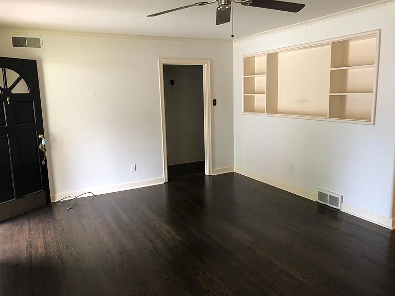720 N Spruce St — Photo 2