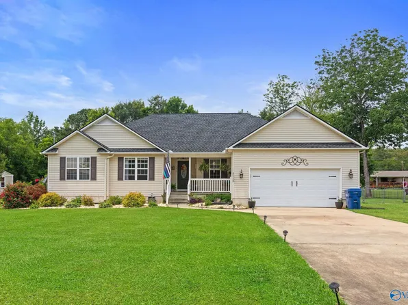 4810 Cornelia Dr, Hokes Bluff, AL 35903