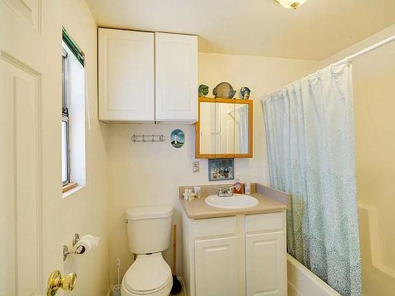 3rd image of 114 Highland Ln