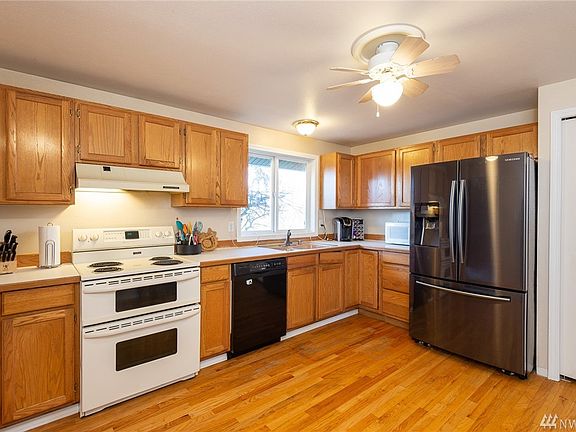 3rd image of 10601 192 St Ct E