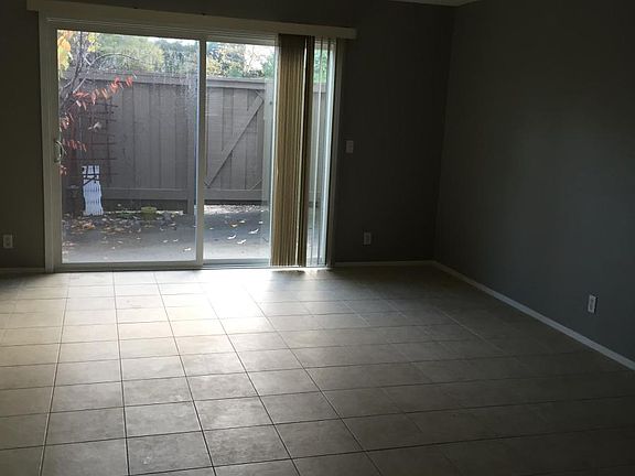 2nd image of 1281 Valley Oak Ct