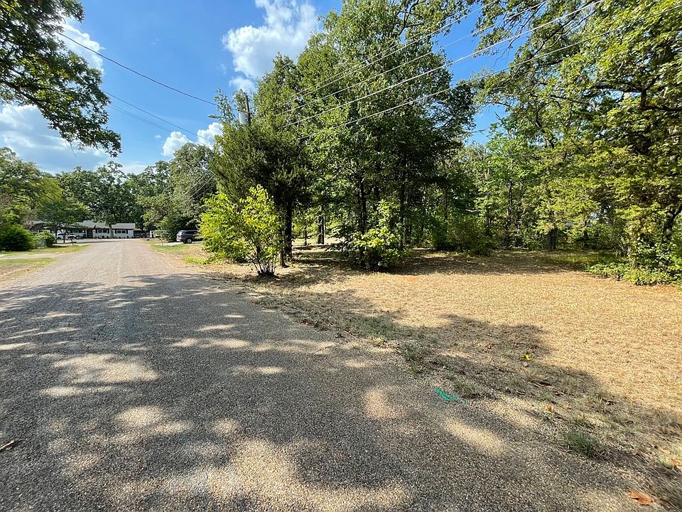 2nd image of 18 Shady Ln