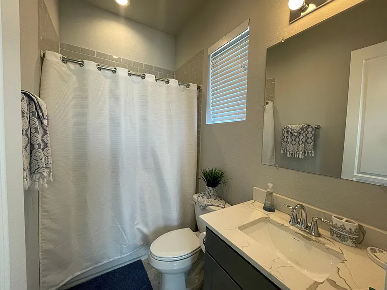 902 Martin St #A — Photo 2