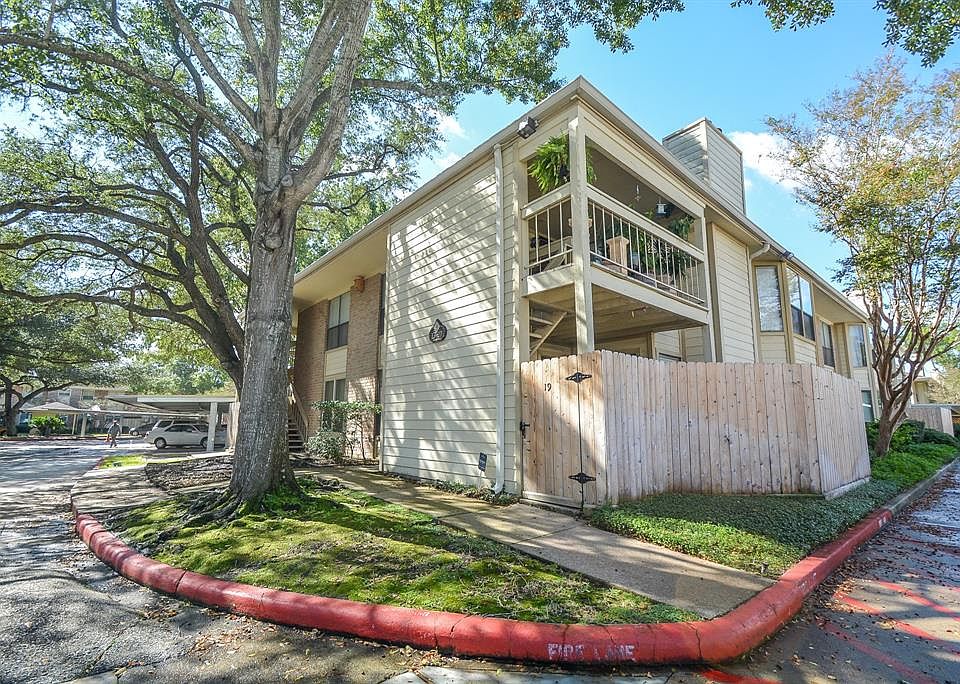 1st image of 1881 Bering Dr APT 19